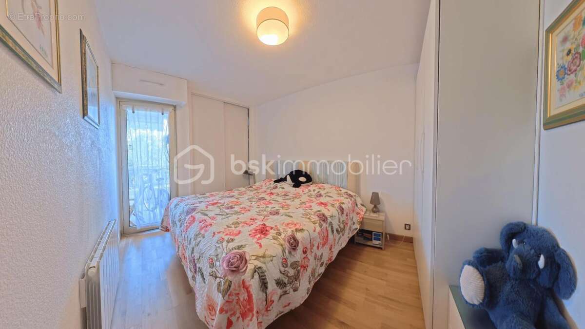 Appartement à VALLAURIS