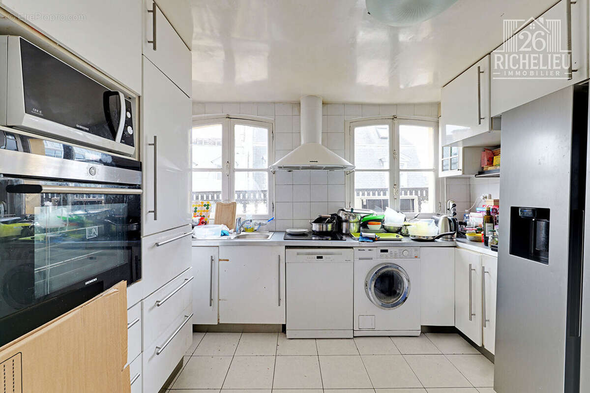 Appartement à PARIS-2E