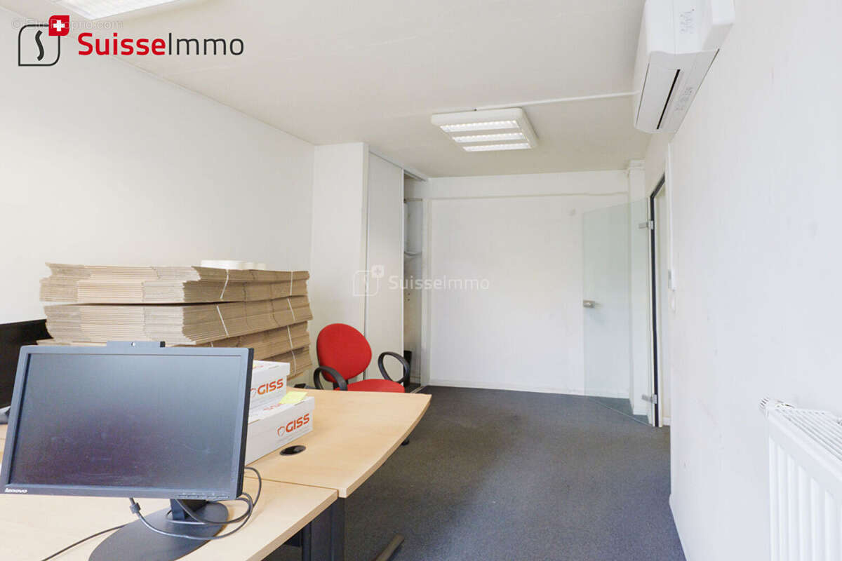 Local commercial  200 m2 - photo 8