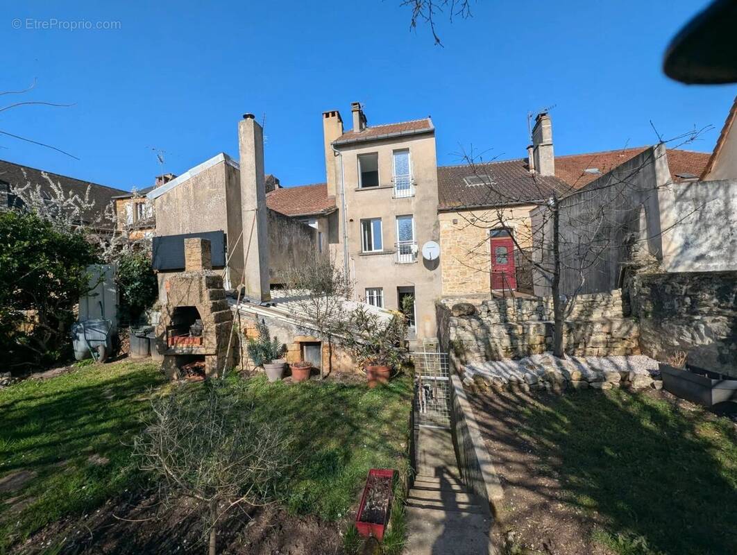 Maison à GOURDON