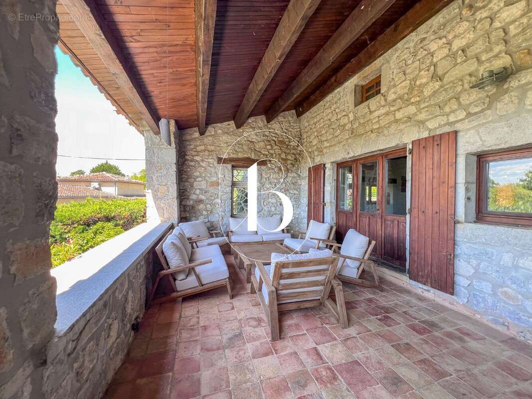 Maison 350 m² à Bessas  - photo 36