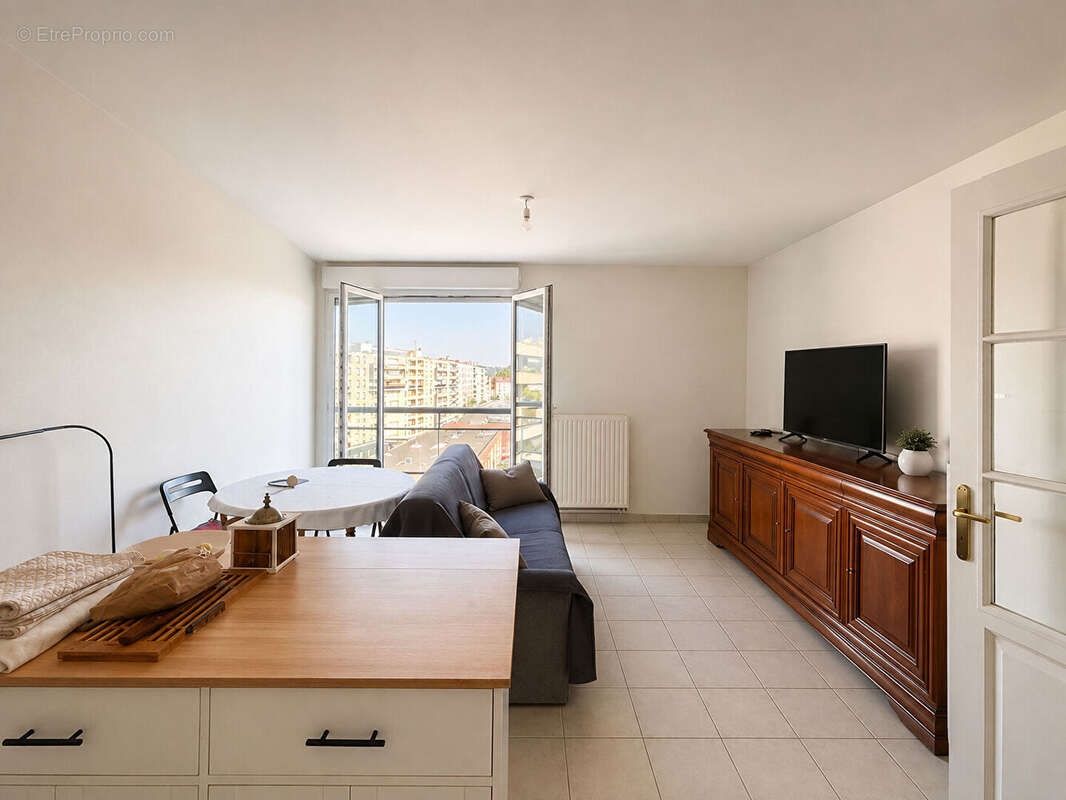 Villeurbanne Gratte-Ciel ? T3 60,10 m² ? Dernier étage avec balcons et garage - photo 3