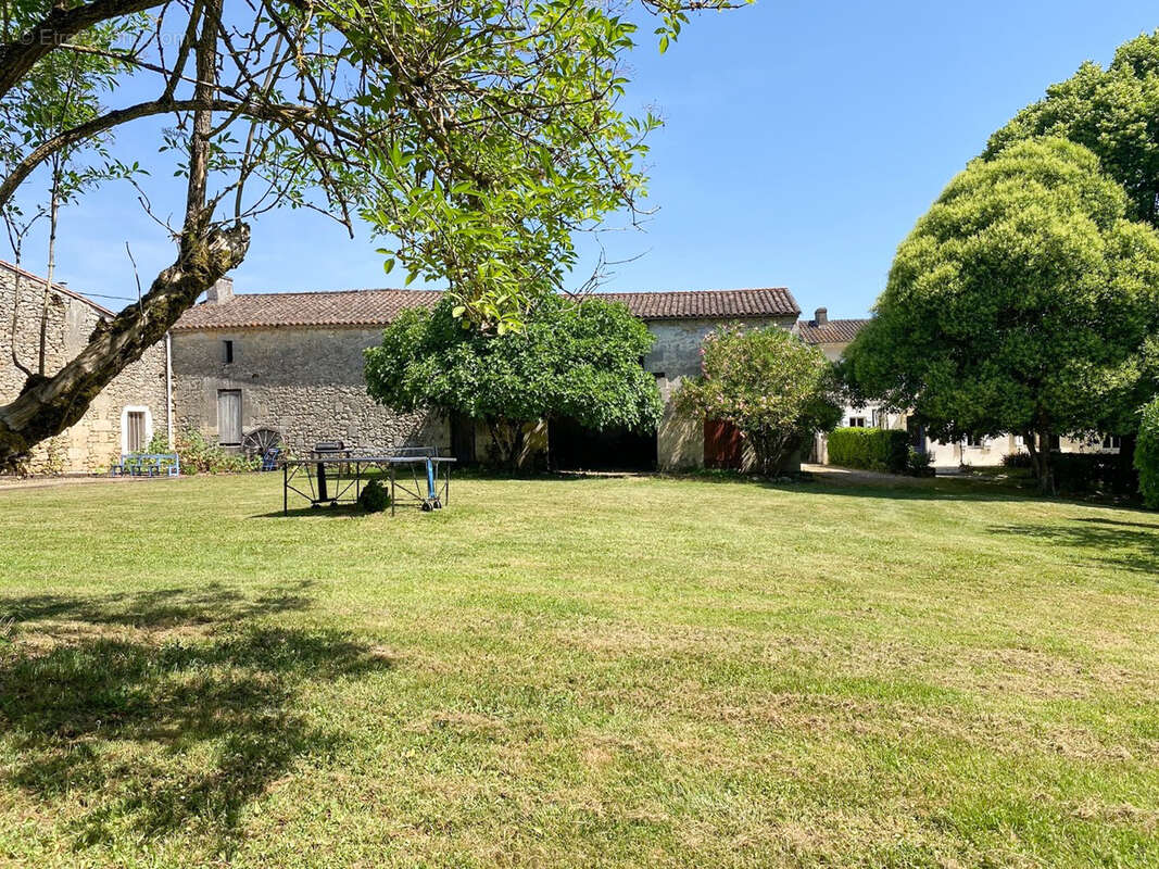 Maison à BRANNE