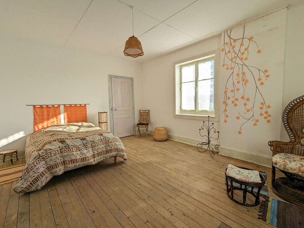 Maison à SAINT-SEINE-EN-BACHE