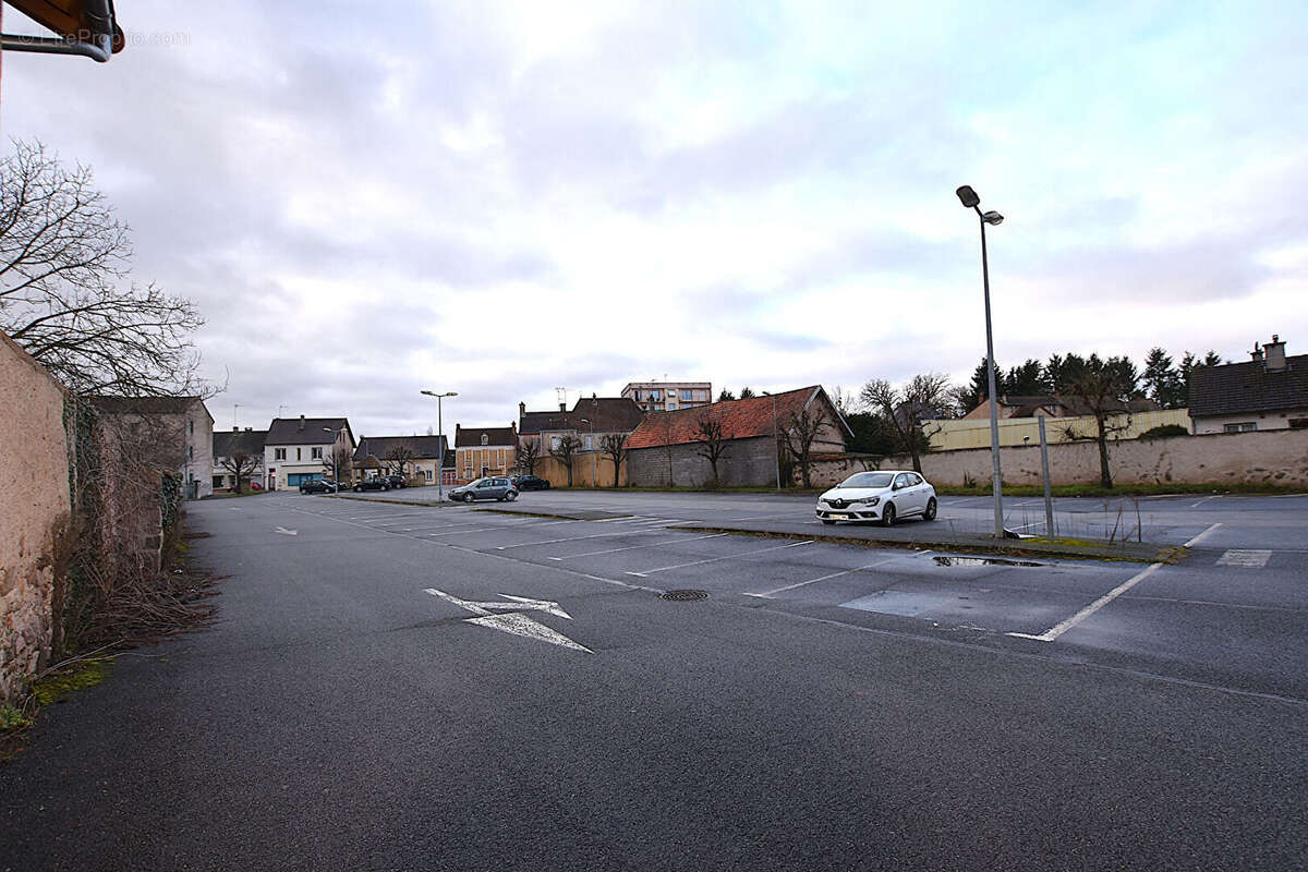 Commerce à LAPALISSE