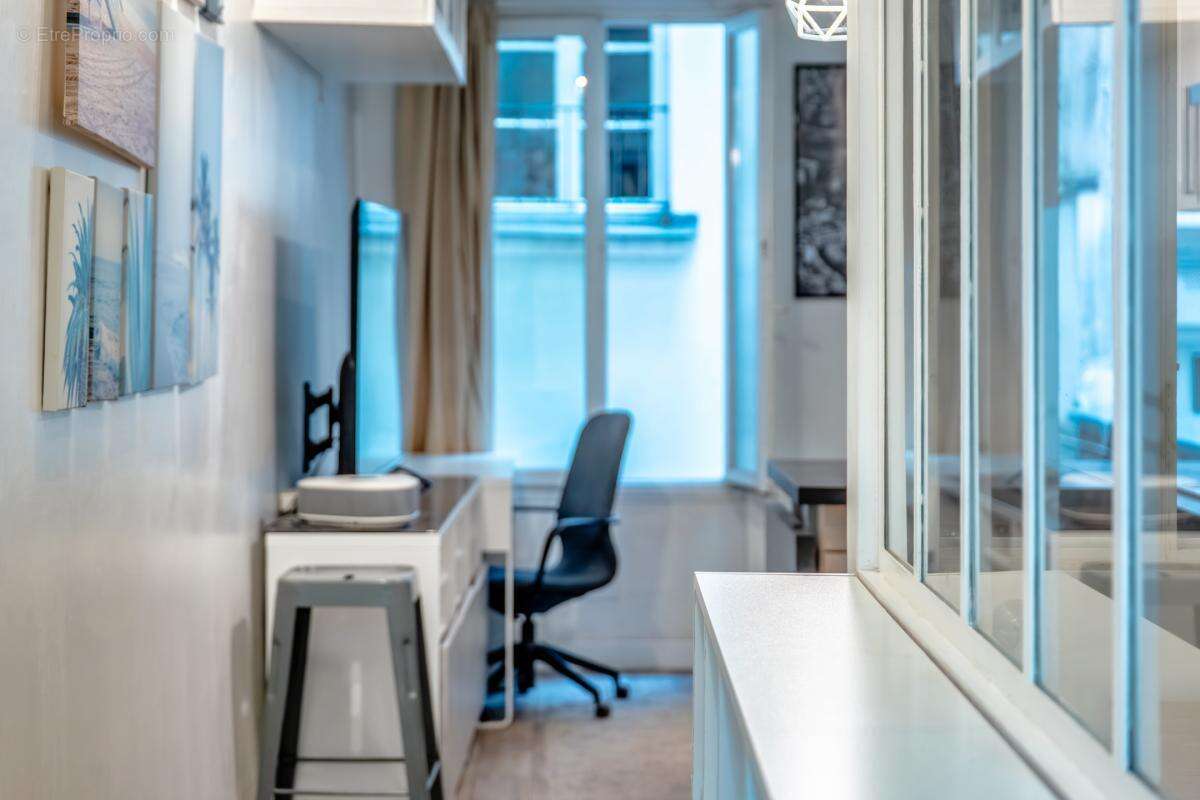 Appartement à PARIS-1E