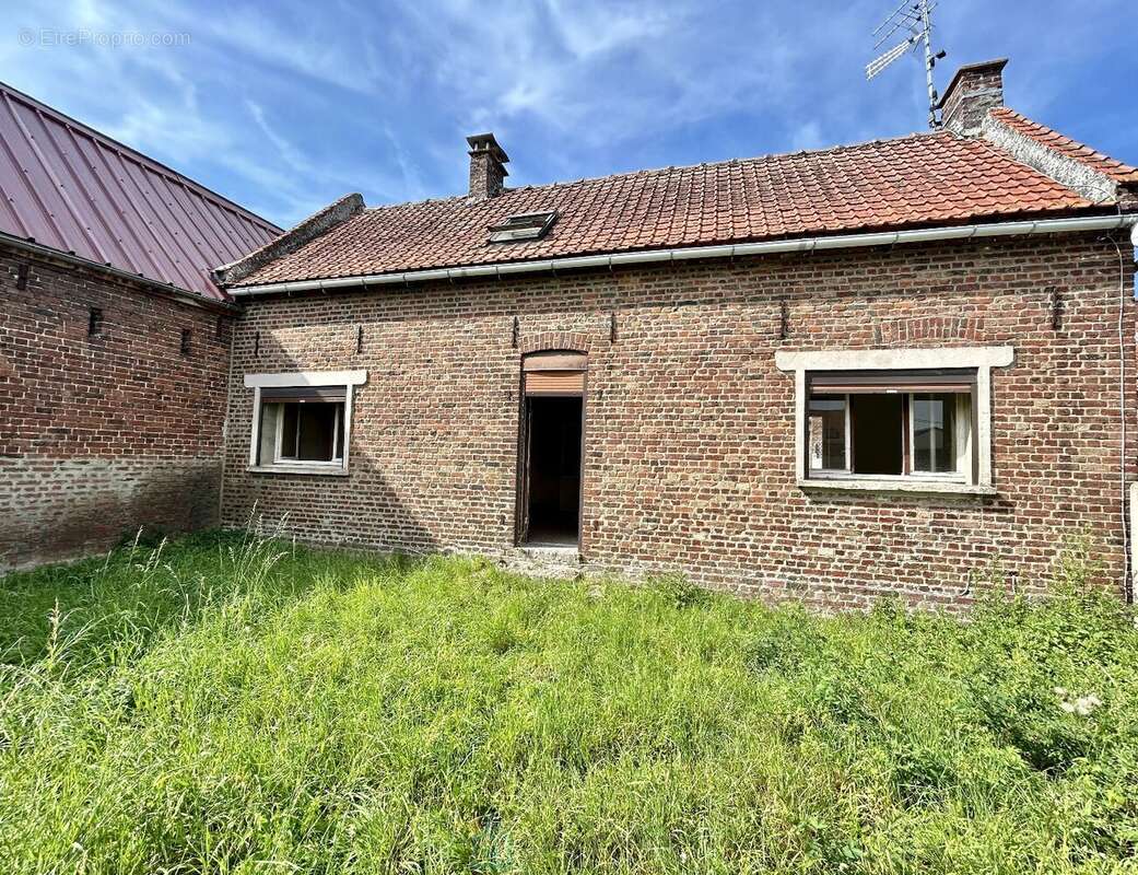 Maison style fermette avec porche a renover. - photo 3