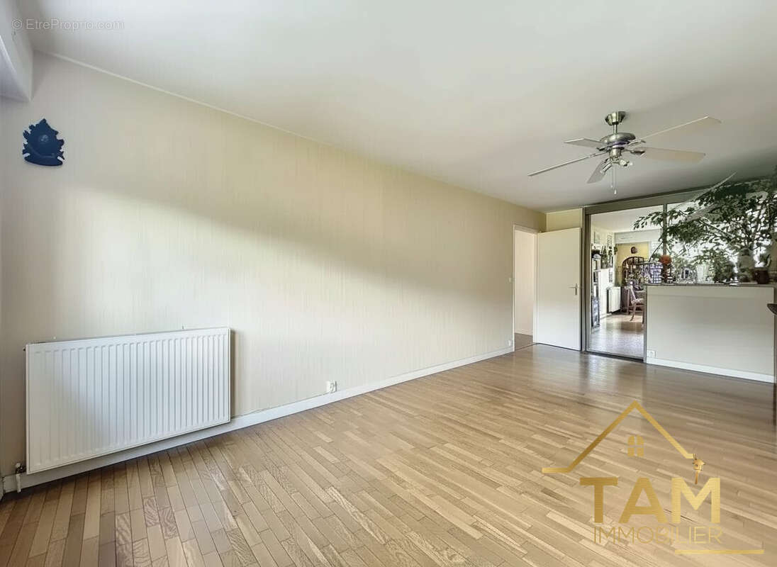 Appartement à SURESNES