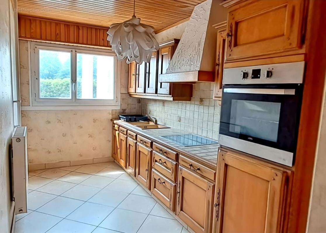 PLAISIR (78) -  Vente appartement dans résidence prisée avec 2 chambres , balcon et place de parking  - photo 4