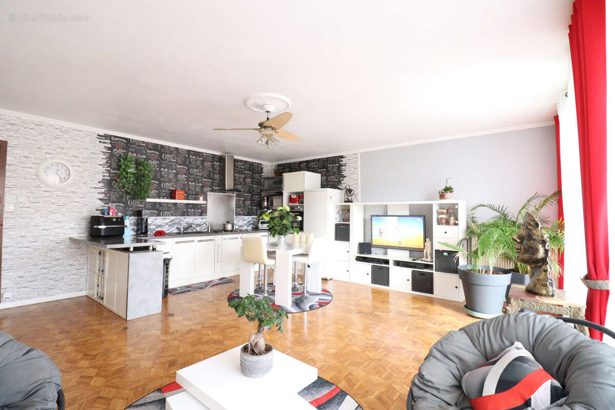 Appartement à SAINT-MARTIN-D'HERES