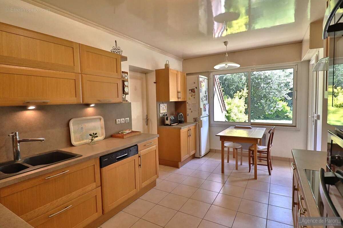 Maison à VERRIERES-LE-BUISSON