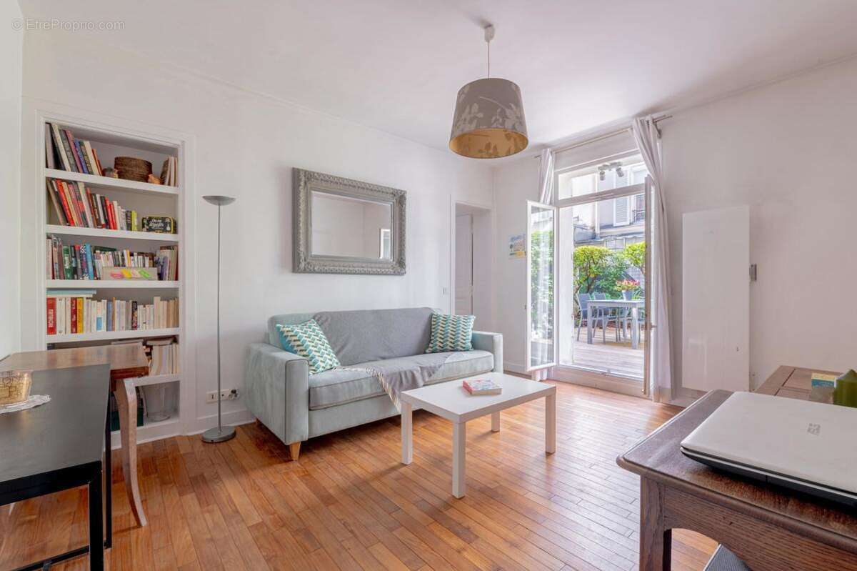 Appartement à PARIS-16E