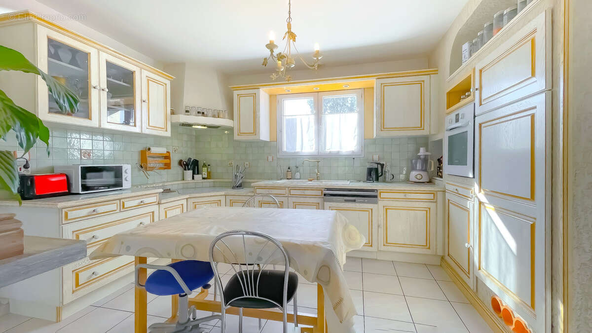 Maison T6 de plain-pied   141,58 m2   Changé - photo 4