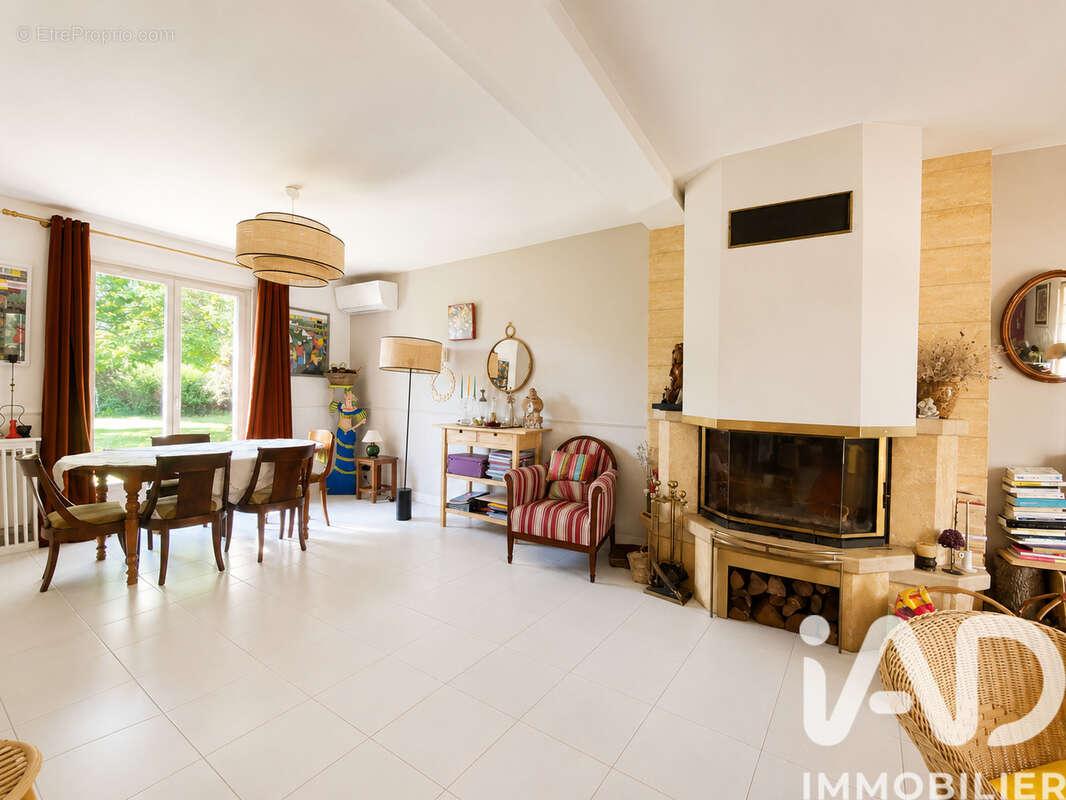 Maison 140 m² à Prunay-En-Yvelines  - photo 3