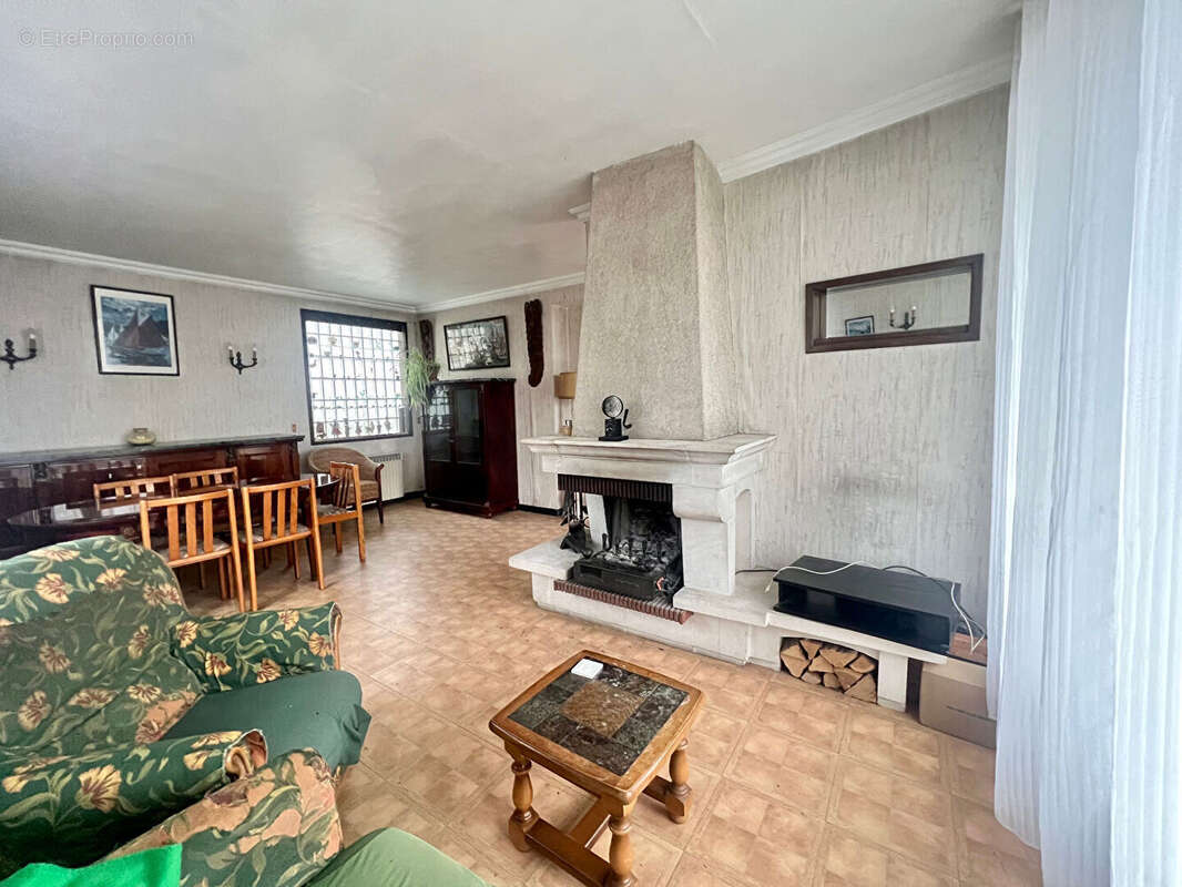 Maison à SARTROUVILLE