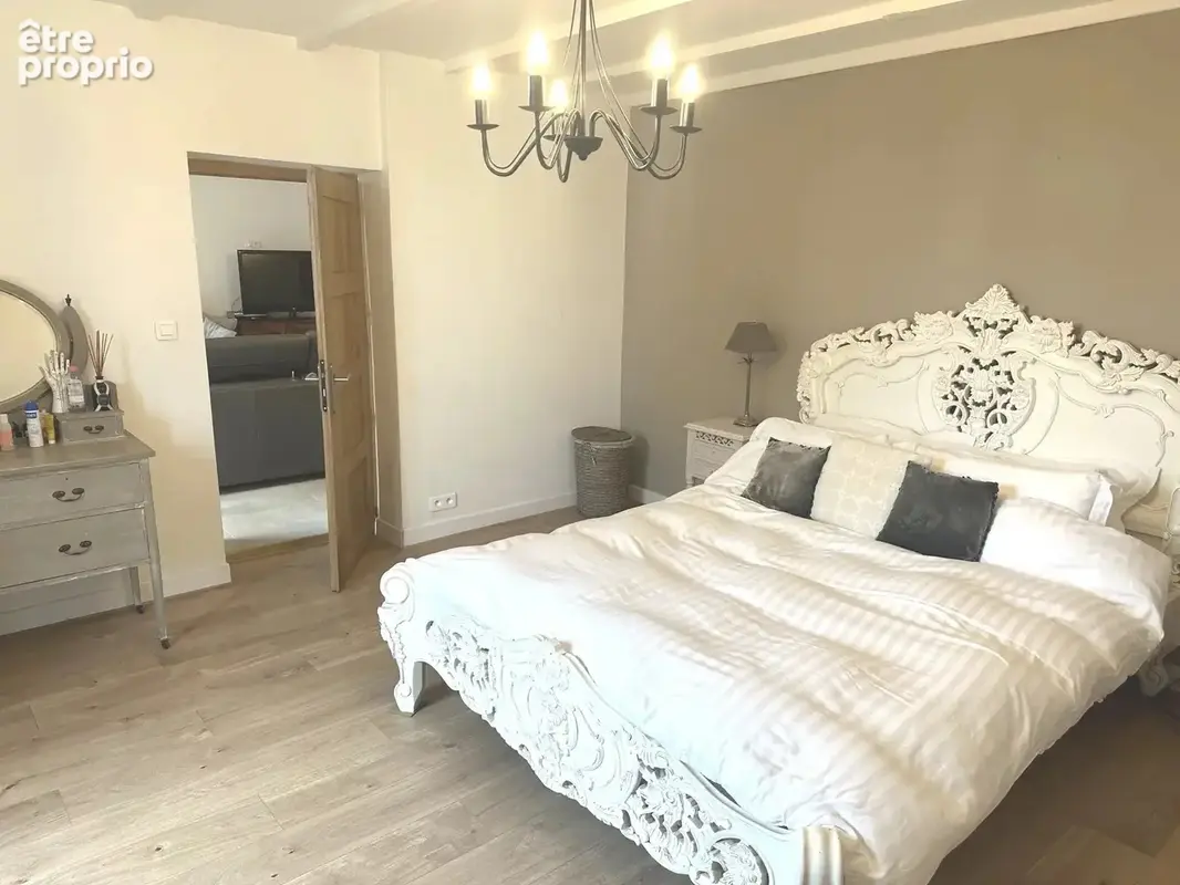 Maison rénovée avec 5 chambres plus un terrain à batir - photo 12