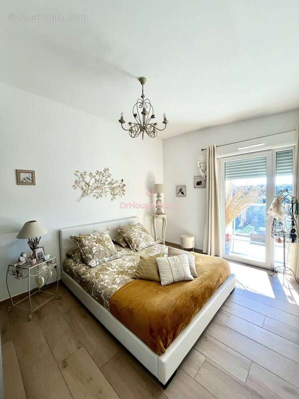 Appartement à VILLENEUVE-LOUBET