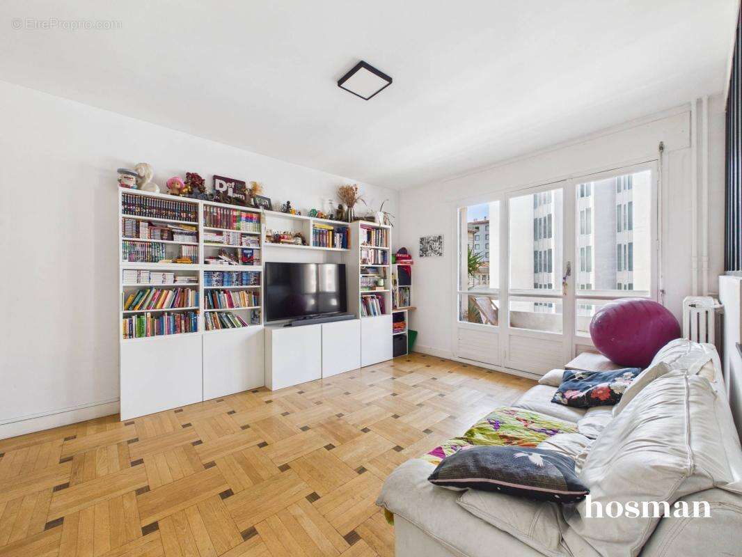 Appartement 3 pièces lumineux de 68m² - Balcons filants - Rue Saint Lazare, Lyon 7 -Saint-Louis-Jean Macé - photo 7