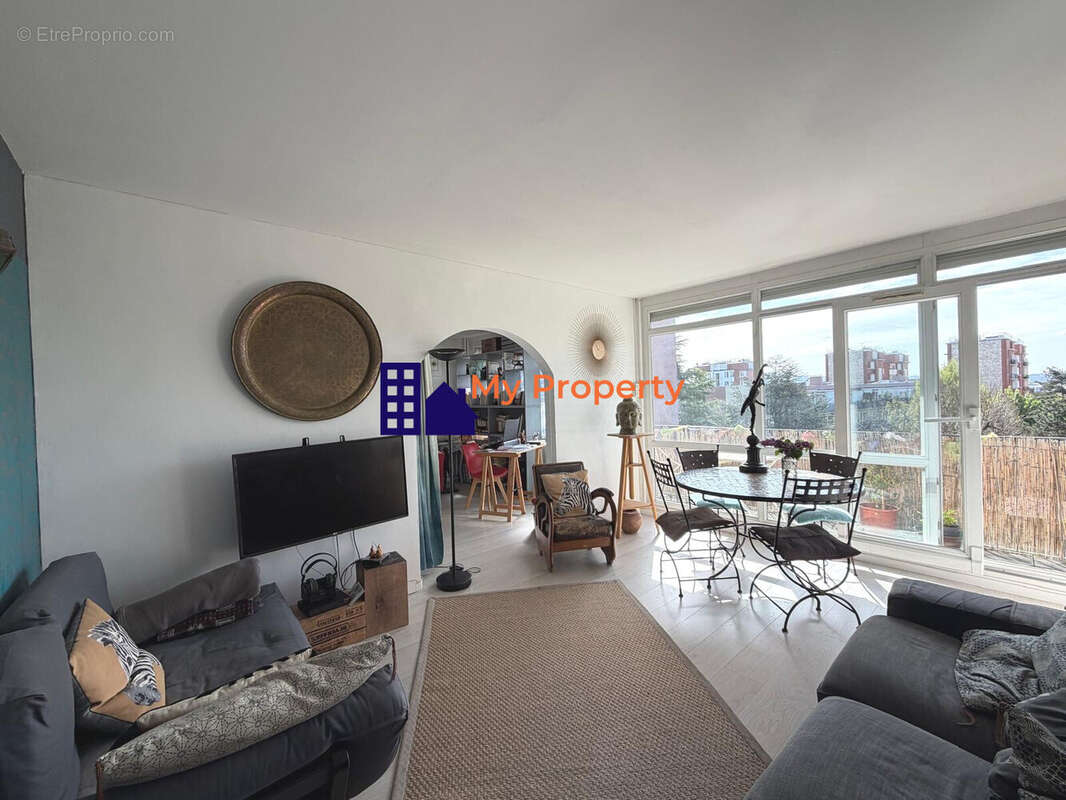 Appartement à HOUILLES
