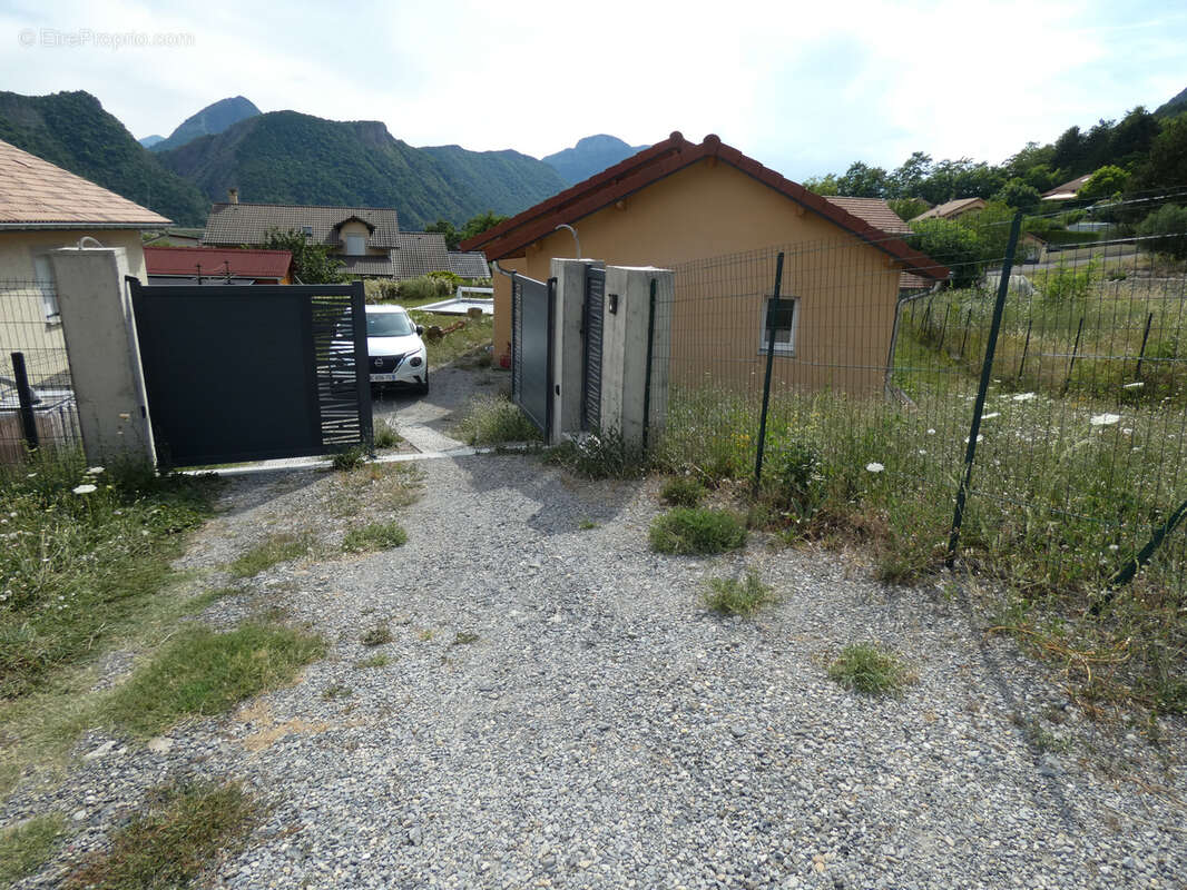 Maison à ESPINASSES