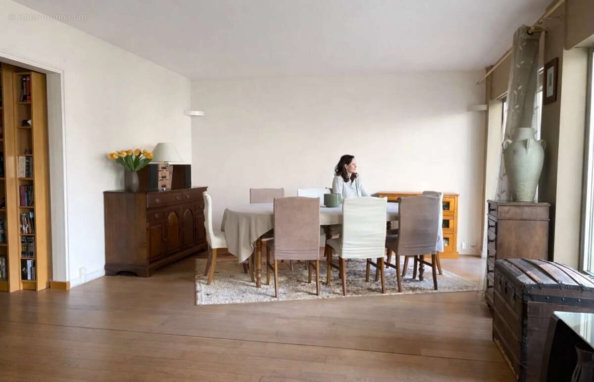 Appartement à VILLE-D'AVRAY