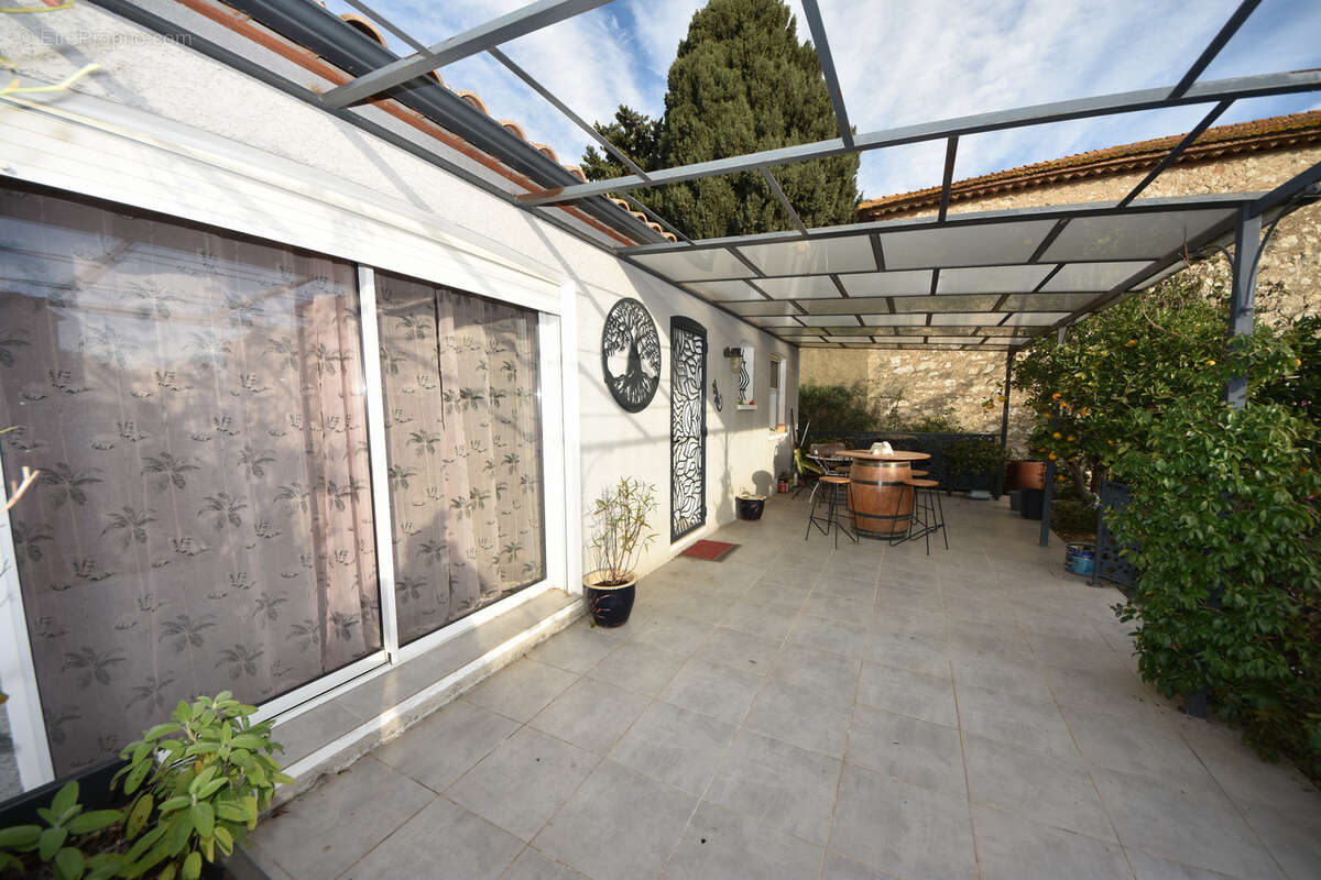 Maison à CUXAC-D&#039;AUDE