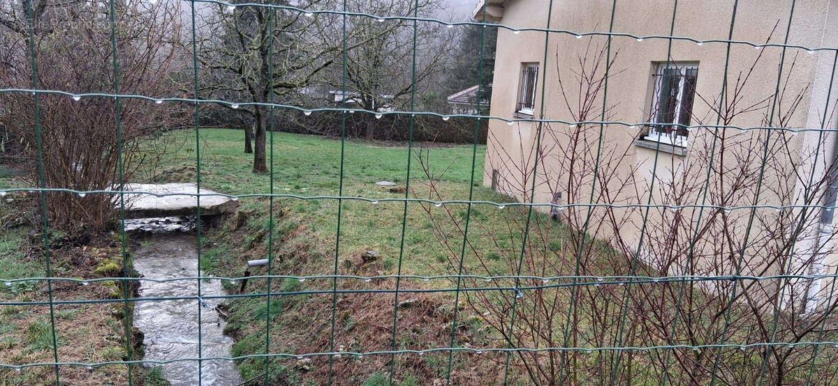 Terrain à AMBERIEU-EN-BUGEY