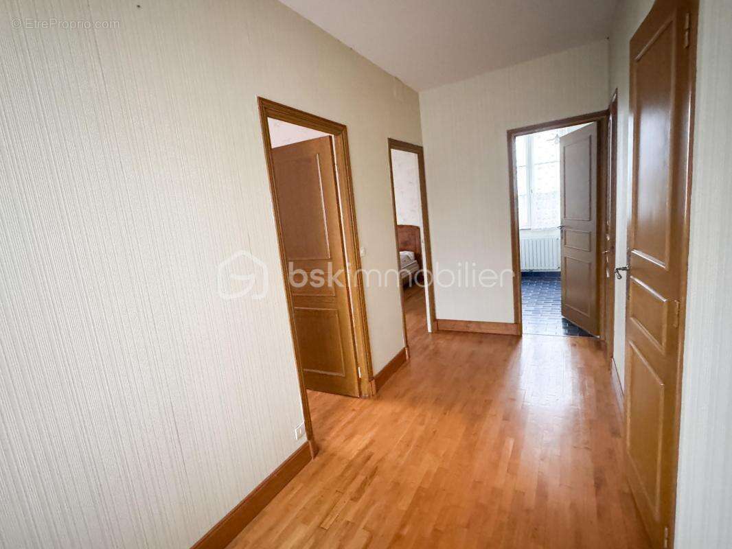 Maison à SAINT-PIERRE-LA-COUR