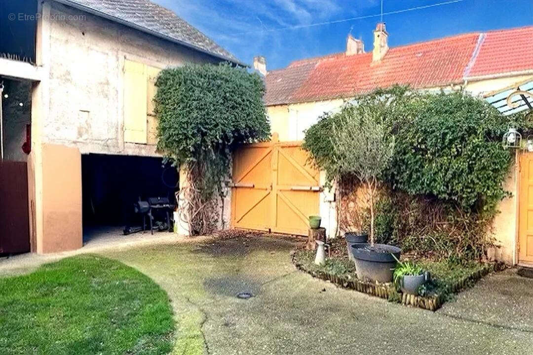 Maison à SAINT-GERMAIN-SUR-MORIN