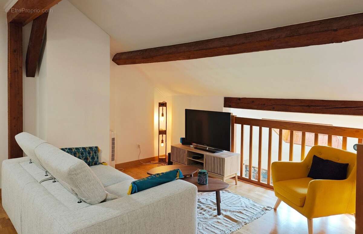 Appartement 144 m² à Gex  - photo 9