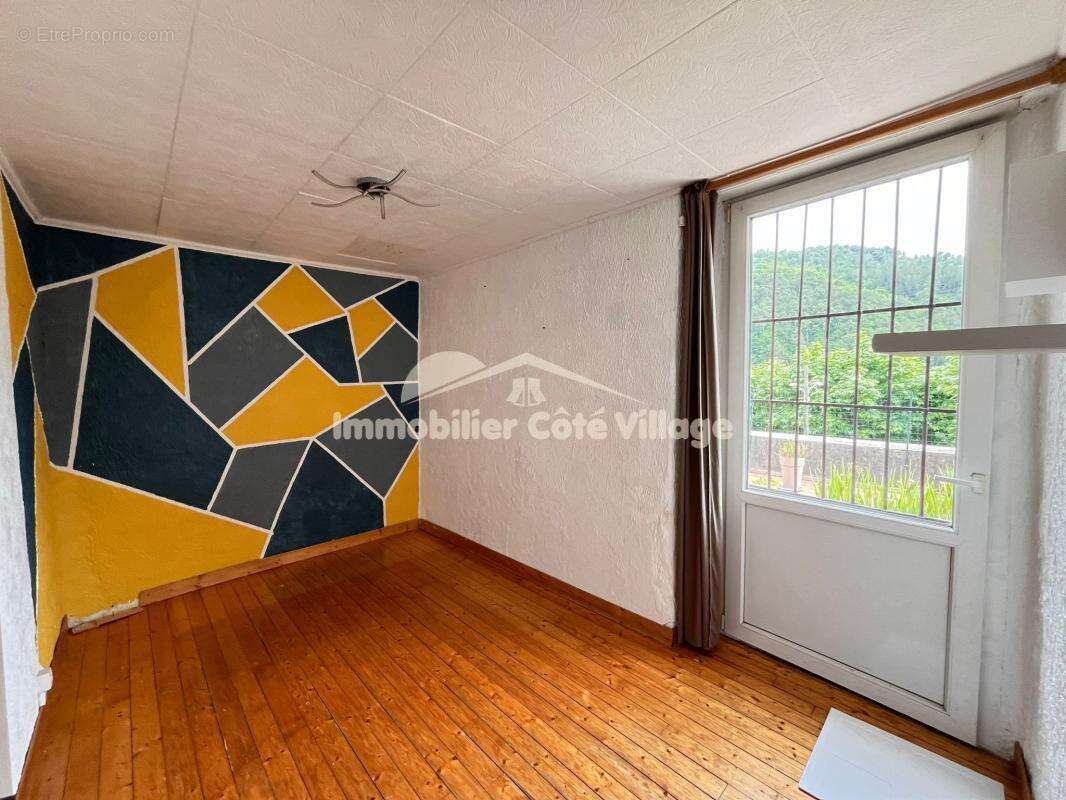 Appartement à TOUET-DE-L'ESCARENE