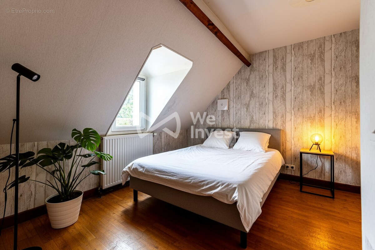 Maison à VILLENEUVE-LE-COMTE