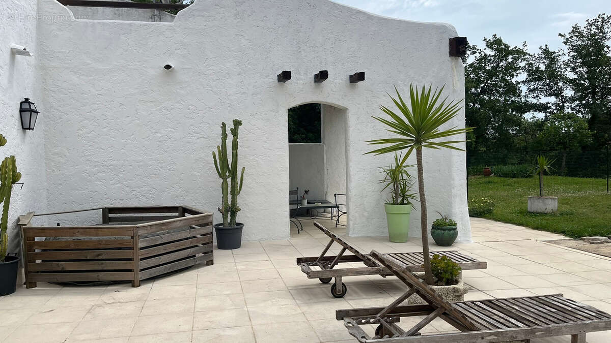 Maison à LA GAUDE