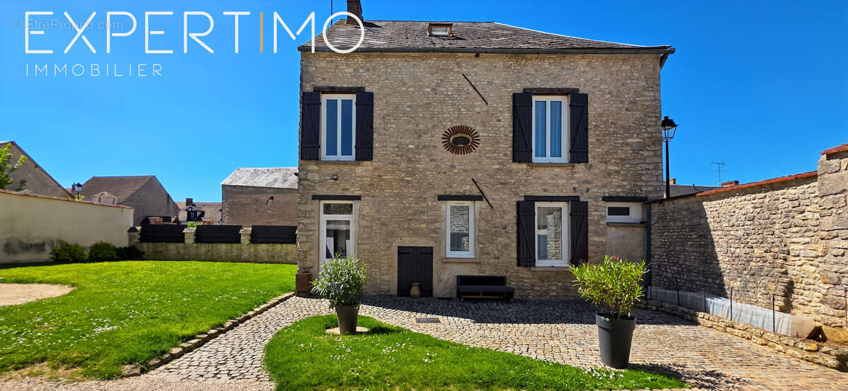 Maison à ANGERVILLE