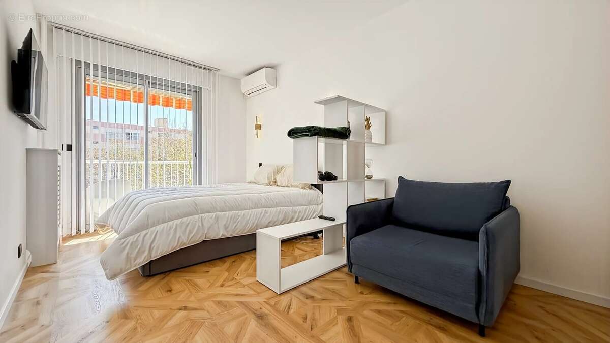 Appartement à VALLAURIS