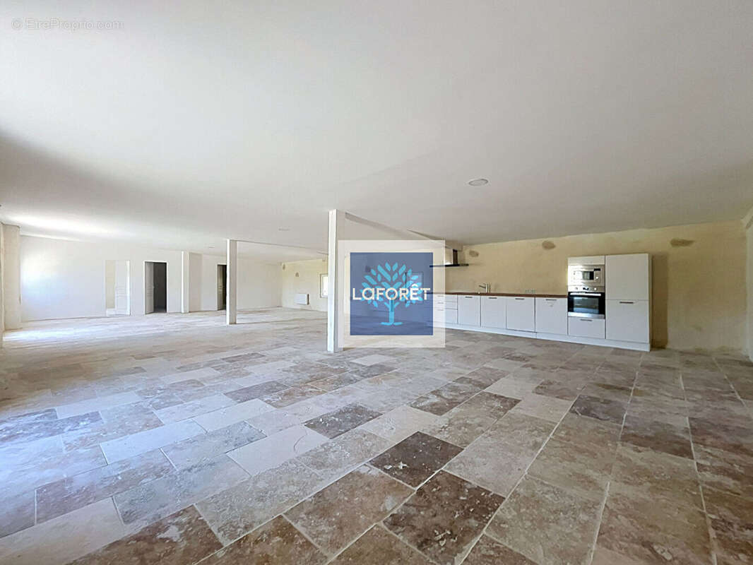 Maison pierre rénovée au coeur de Montendre - photo 8