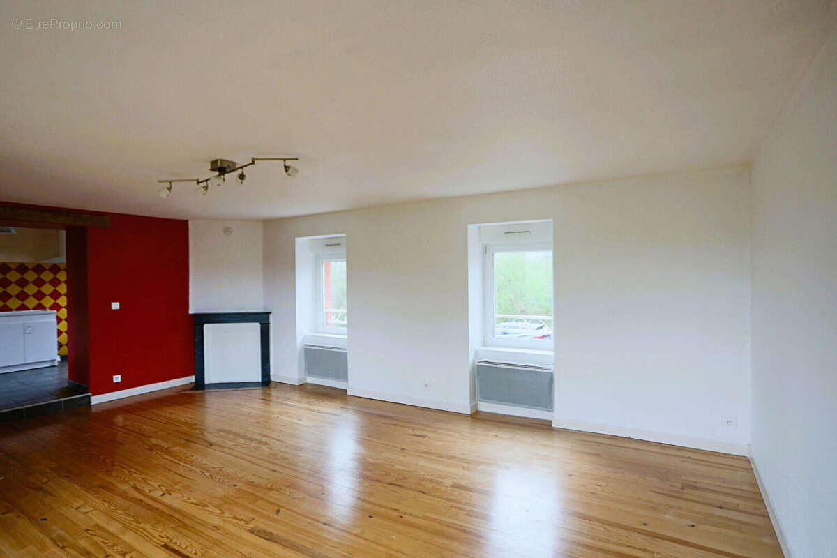 Maison à BROMONT-LAMOTHE