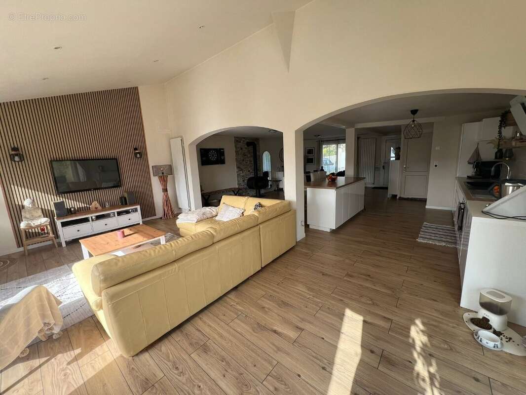 Maison à SAINT-CHERON