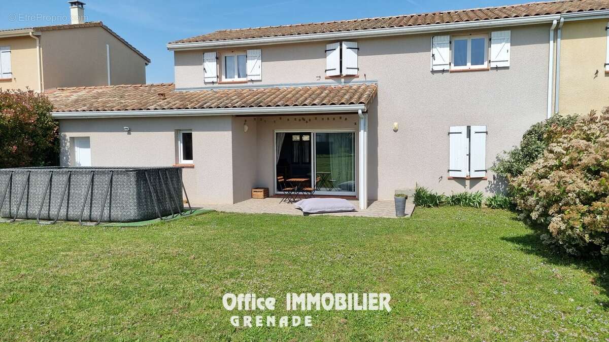 Maison à LARRA