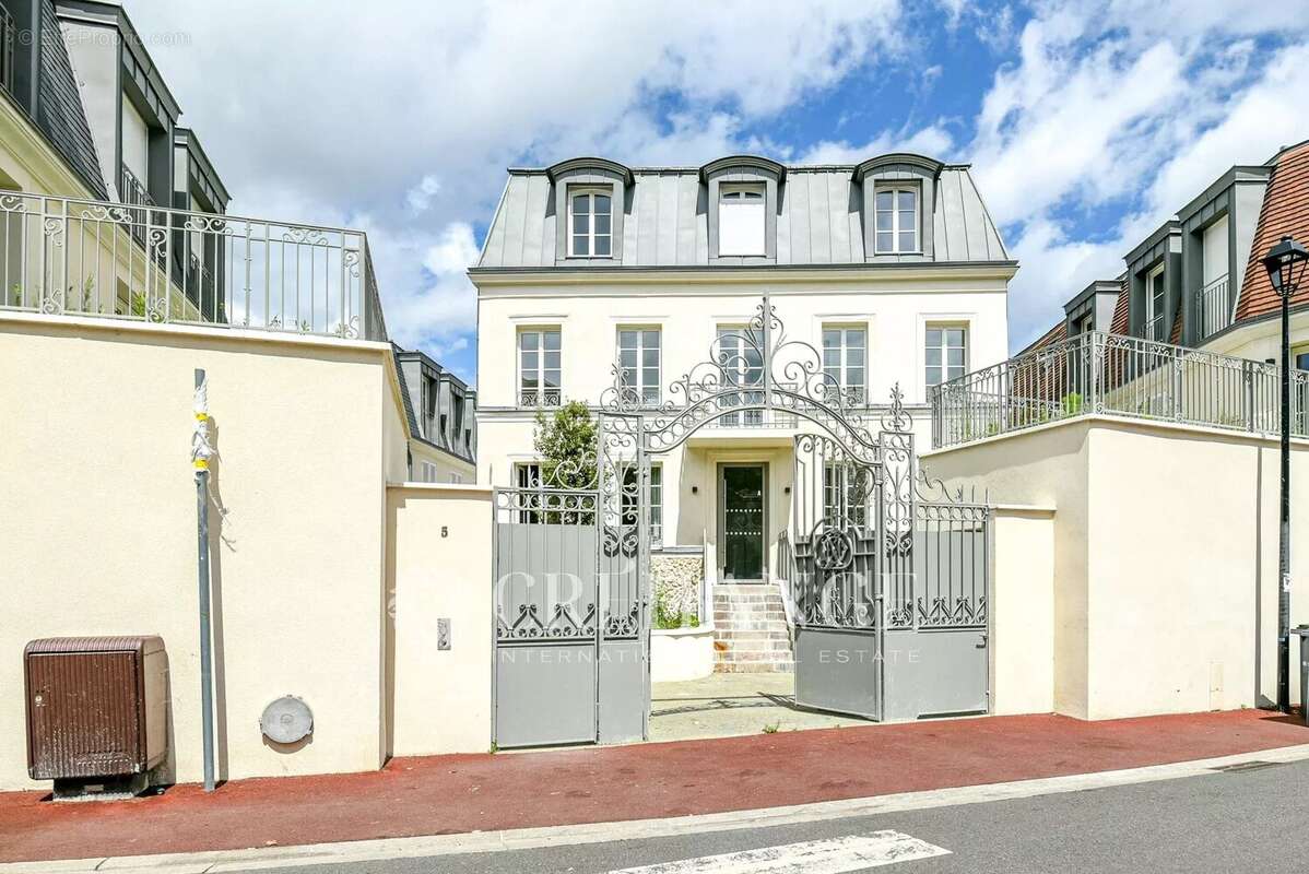 Appartement à BOUGIVAL