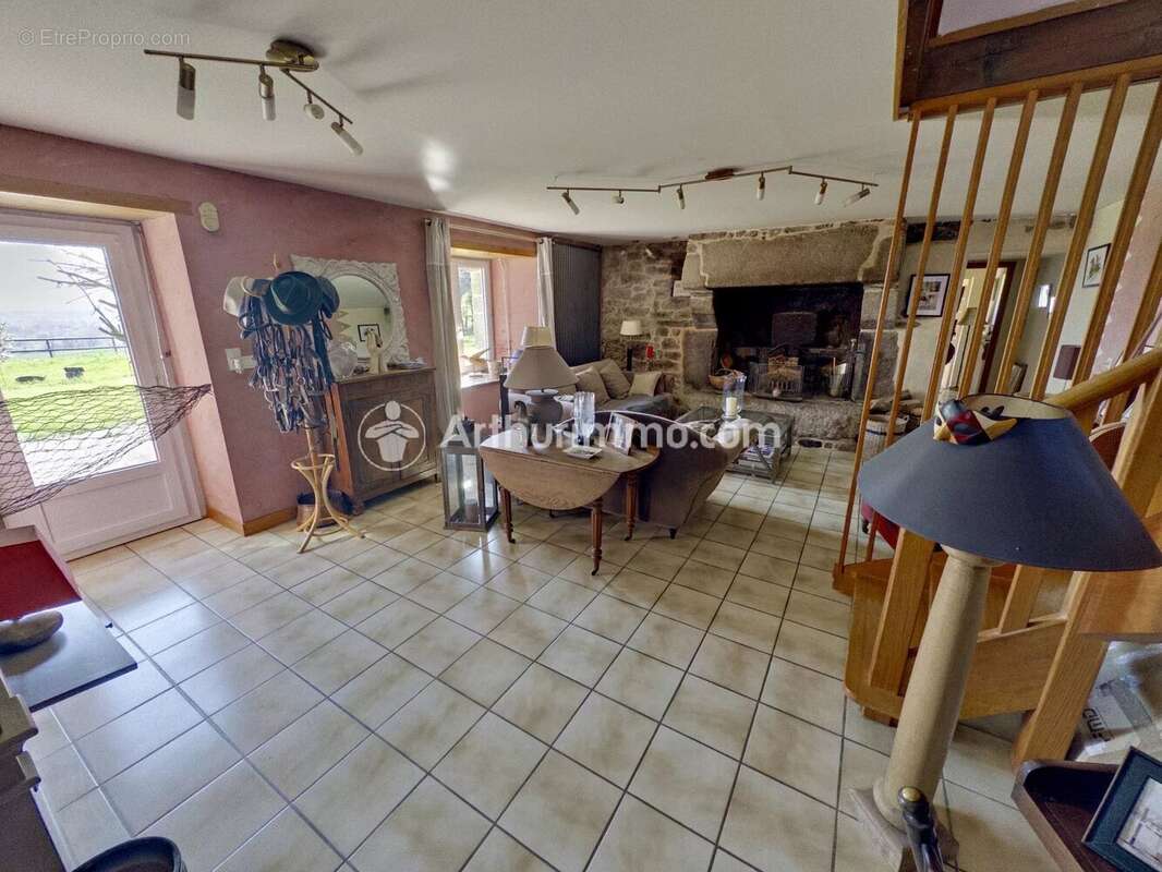 Maison à KERGRIST-MOELOU