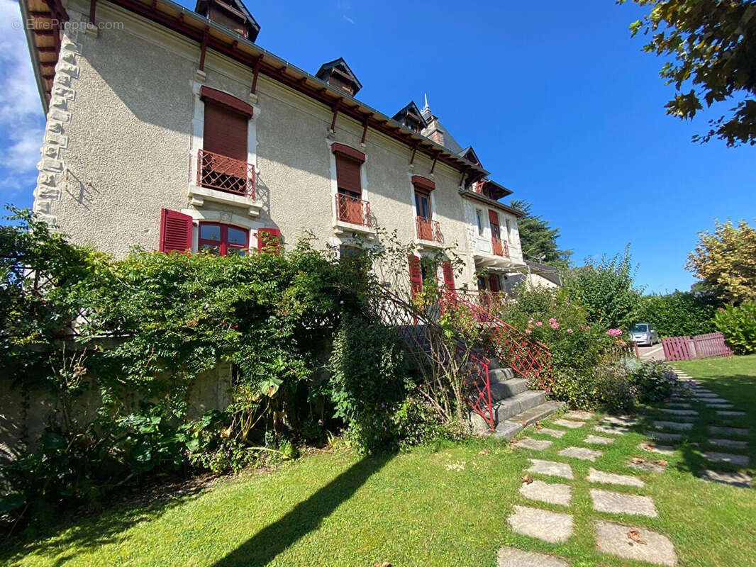 Maison 260 m² à Nay  - photo 4