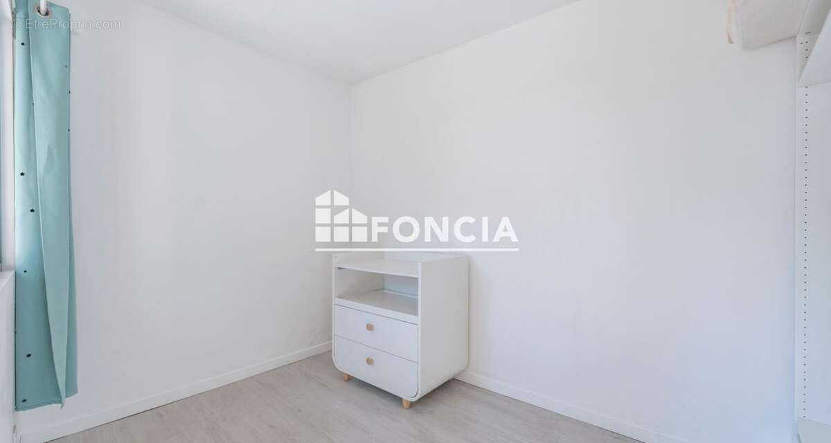 FONCIA Le Raincy vous présente cette charmante maison de plain-pied avec jardin - photo 7