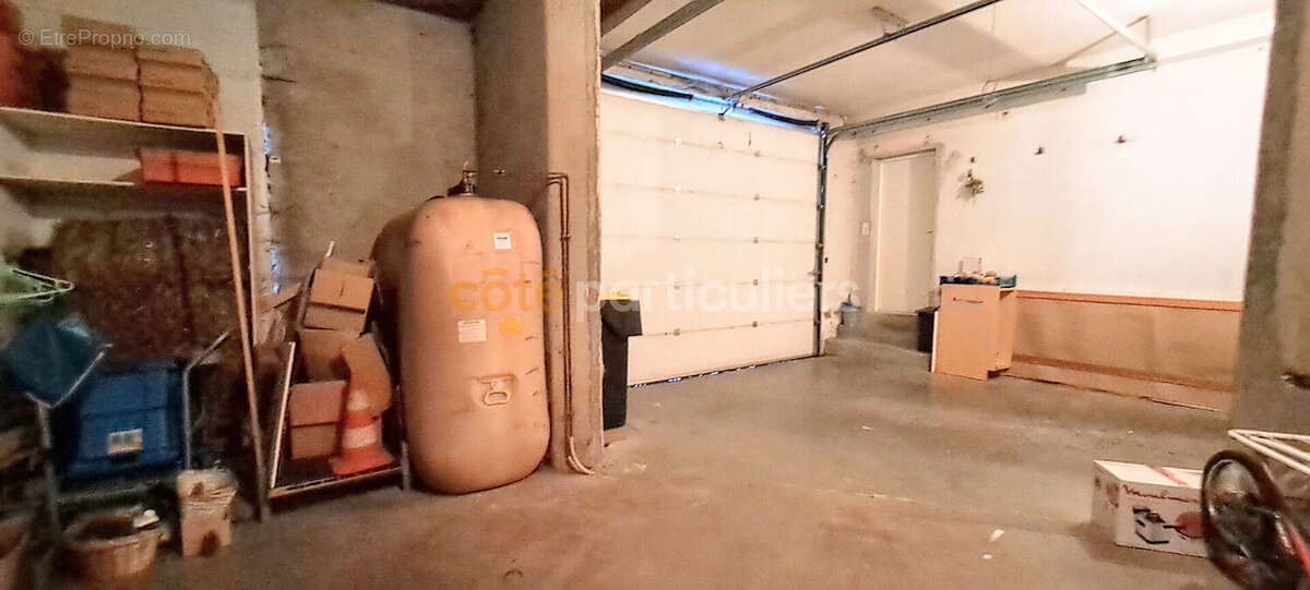 Maison à SAINT-MACAIRE-EN-MAUGES