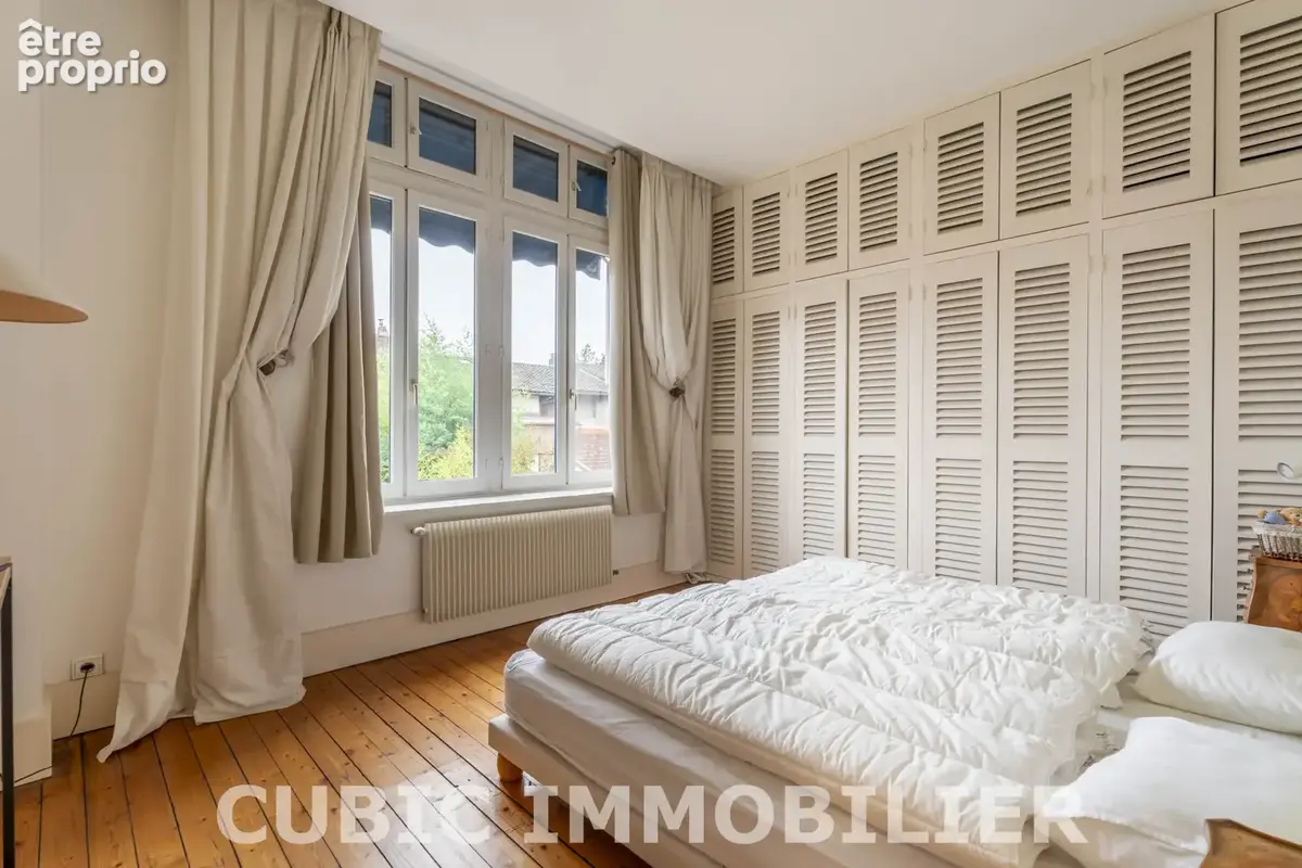 Bien remarquable et prestigieux de 238 m2 en plein cœur de Villefranche avec jardin sans vis à vis - photo 15