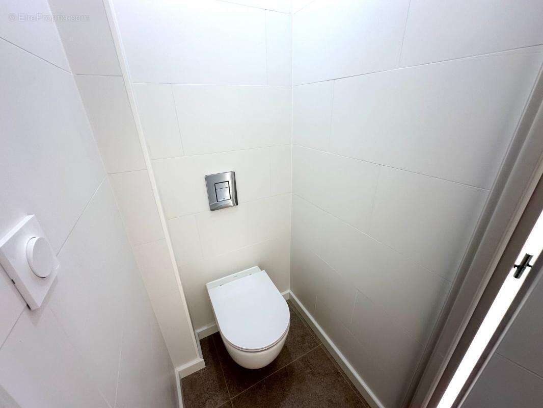 Appartement 2 pièces cabine rénové de 63m2 en centre ville et à deux pas de la mer - photo 7