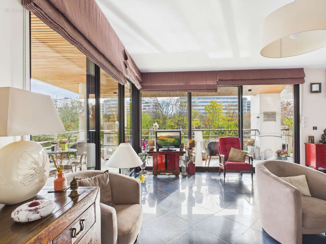 Appartement à LEVALLOIS-PERRET