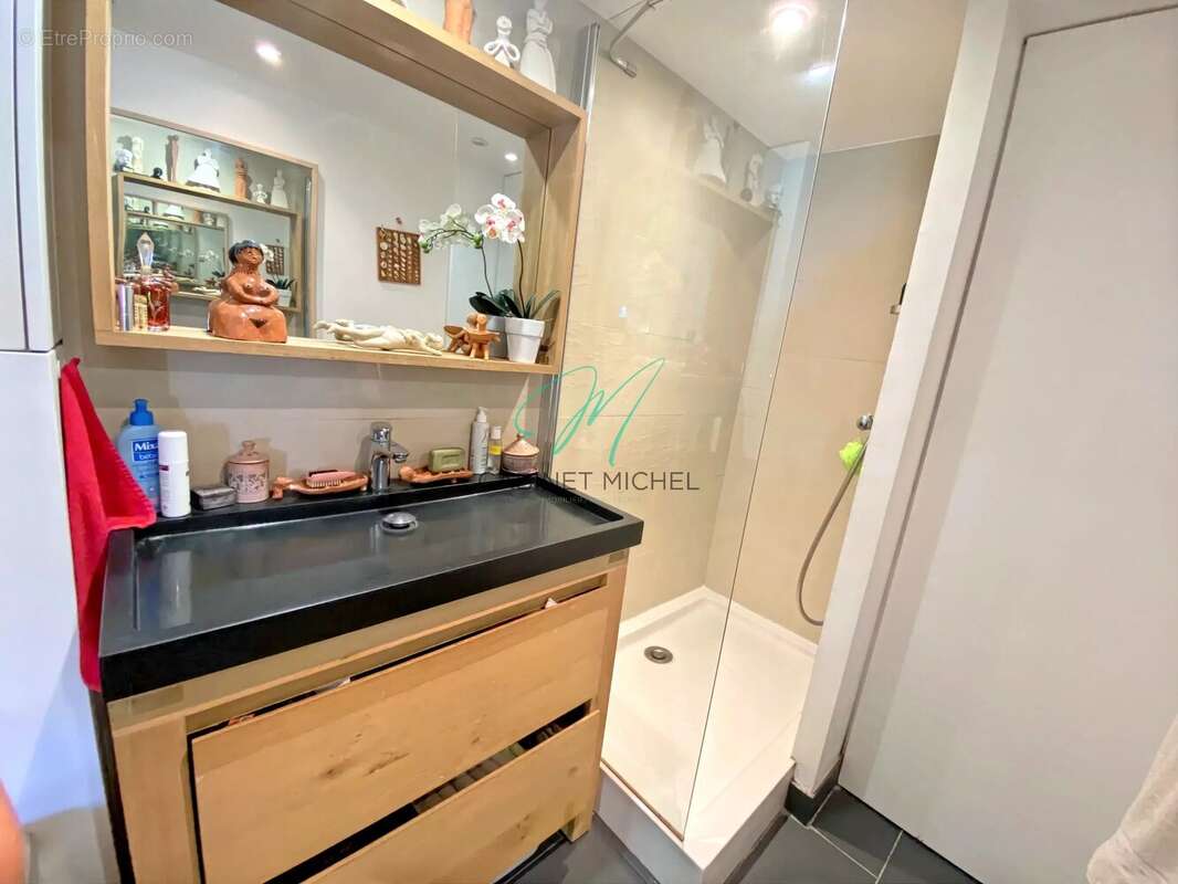 Appartement à ROQUEFORT-LES-PINS
