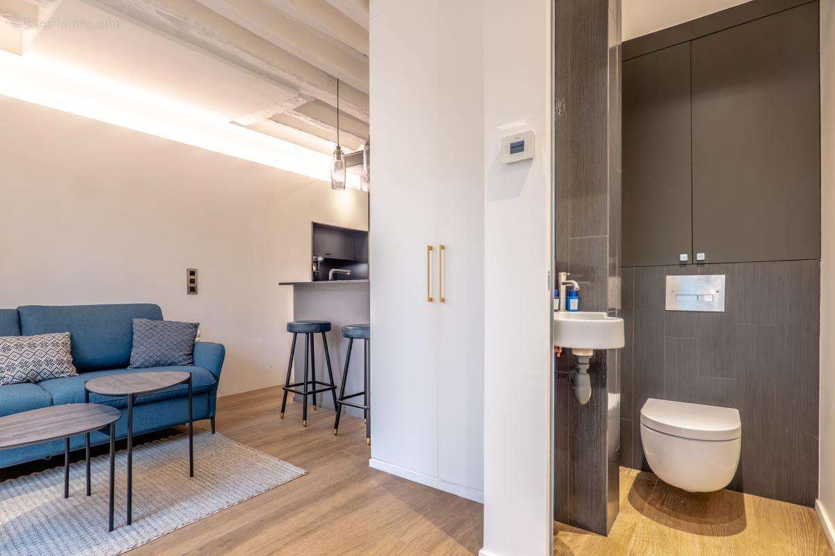 Appartement à PARIS-1E