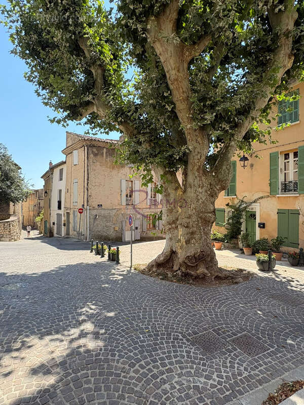 EGUILLES - T3 de charme entièrement rénové au cœur du village d'Éguilles - photo 10